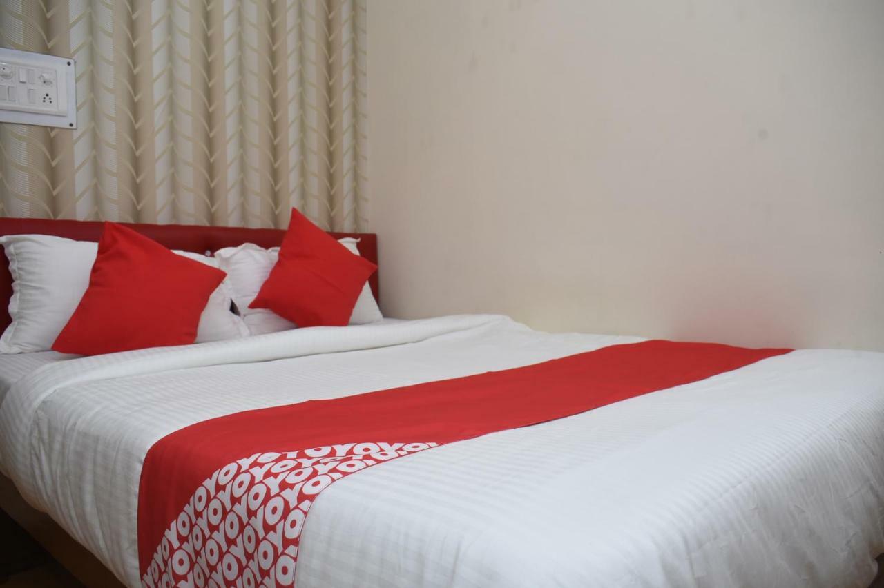 אגרטלה Oyo 45320 Hotel Mars מראה חיצוני תמונה
